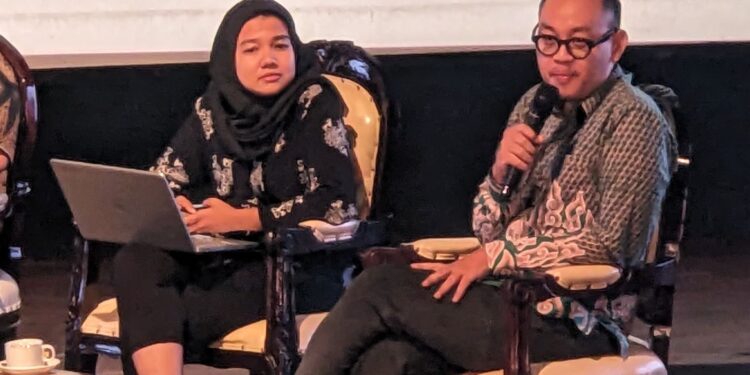 Perwakilan CELIOS menyampaikan gagasannya dalam iven Green Press Community yang digagas SIEJ. (foto: SUEJ)