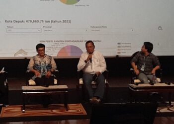 Perwakilan Pemkot Bogor bicara di iven SIEJ mengenai upaya memerangi sampah plastik. (foto: SIEJ)