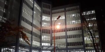 Gedung Terpadu Polimdo Saat di Malam Hari.(foto: istimewa)