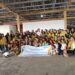 Dosen Dan Mahasiswa Penerima KIP Unika De La Salle Manado bersama Anak-anak. (Foto: istimewa).