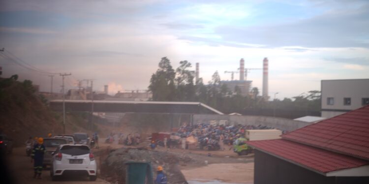 Kawasan pabrik smelter milik PT IWIP di Halmahera Tengah Maluku Utara. (foto: Budi Nurgianto/Barta1)