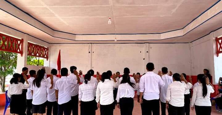 Pelantikan petugas KPPS Desa Miangas.