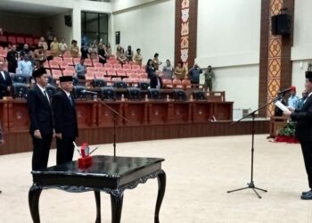 Pelantikan PAW Ismail Dahab dan Teddy Pontoh. (foto: Istimewa)