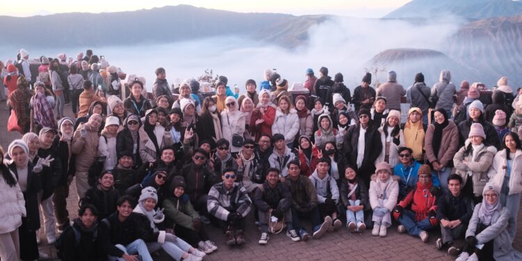 Mahasiswa Polimdo Terlibat Kegiatan Eksplor Taman Nasional Bromo Bersama kampus Polinemo (Foto: Istimewa)