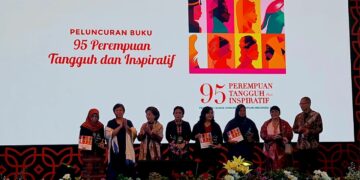 Jull Takaliuang bersama para tokoh perempuan terkemuka Indonesia (Foto:istimewa)