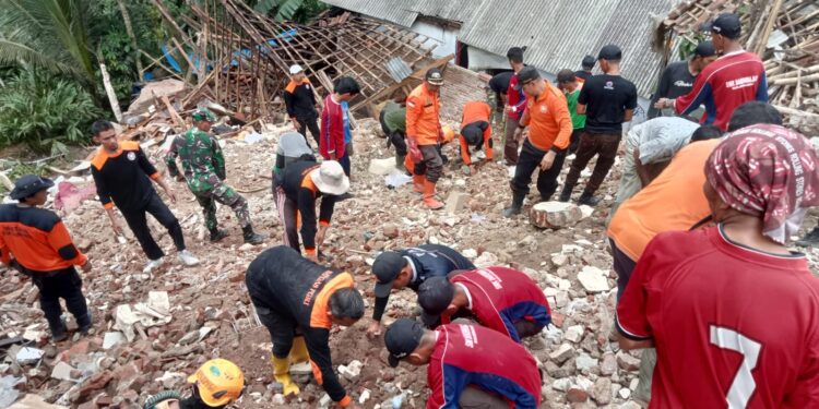 Longsor Landa Dua Desa di Banjarnegara