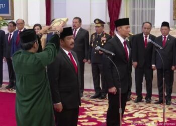 Jokowi Lantik Hadi Tjahjanto Menko Polhukam dan AHY Menteri ATR/BPN