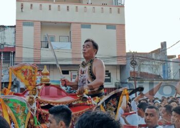 Aksi 13 Tang Sin dan Karnaval Budaya di Cap Go Meh Manado 2024