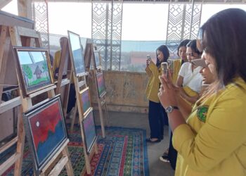 Pameran seni anak-anak binaan Komunitas Dinding Manado (Foto: meikel/Barta)