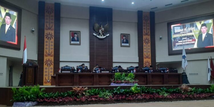 Raski A Mokodompit dilantik Wakil Ketua DPRD Sulut. (Foto istimewa)