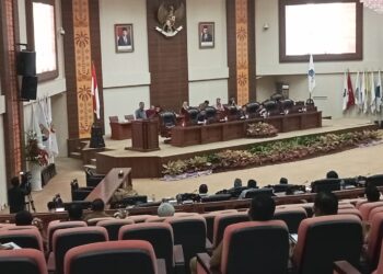 Gubernur Sulut saat menyampaikan LKPJ TAHUN 2023. (foto: Meikel/barta1)