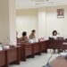Sandra Rondonuwu saat mempertanyakan persoalan cap tikus. (foto: istimewa)