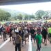 Foto: Para pendemo mendatangi rumah jabatan Bupati. (Dok. Istimewa)