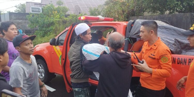 Kejar Sandal Hanyut di Mesjid, Anak di Politeknik Manado Tewas Terseret Banjir