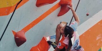 Anjeli Halim Saat Melakukan Aksinya di Papan Panjat. (Foto: istimewa)