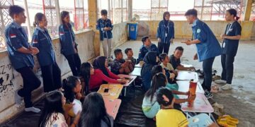 Imatelki Sulut saat memberikan pembelajaran tentang pola hidup sehat. (Foto: meikel/barta)