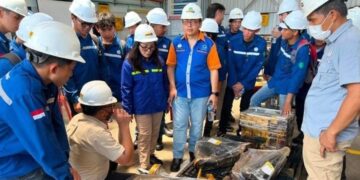 Mahasiswa Jurusan Teknik Mesin Polimdo saat mengikuti pembelajaran Industri. (Foto: istimewa)
