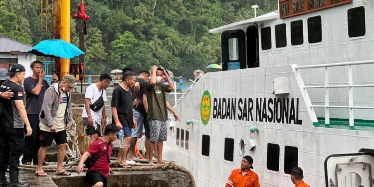 Evakuasi Warga Tagulandang. (foto: istimewa)