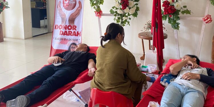 Proses Donor Darah di GU Polimdo. (Foto: istimewa)