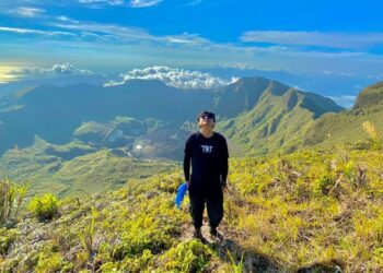 Indra Ivannovic Samuel Paransi di Gunung Awu. (Foto: istimewa)