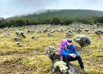 Alan Musa Oley di Padang savana alun-alun suryakencana Gunung Gede Pangrango. (Foto: istimewa)