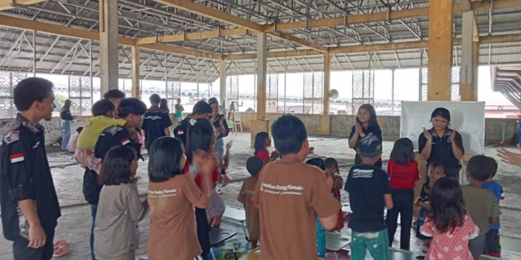 IKMBI pada proses pembelajaran kelas Paud Dinding Manado. (Foto: meikel/barta)