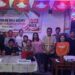 foto bersama masyarakat Tumaratas dengan narasumber. (Foto: istimewa)