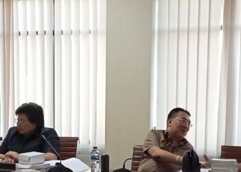 Anggota DPRD Provinsi Sulut, Vonny Paat dan jajaran pembahasan Ranperda. (Foto: meikel/barta)