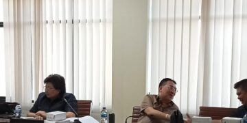 Anggota DPRD Provinsi Sulut, Vonny Paat dan jajaran pembahasan Ranperda. (Foto: meikel/barta)