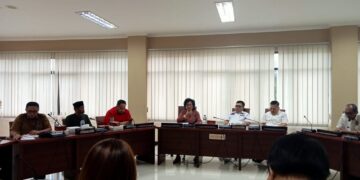 Jumpa Pers Timsel KPID Bersama Komisi 1 DPRD Provinsi Sullut. (Foto; Meikel/Barta)