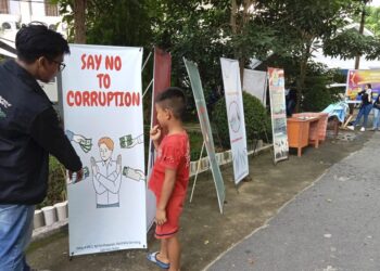 Wajah pameran tolak korupsi Jurusan AB Polimdo. (Foto: meikel/barta)