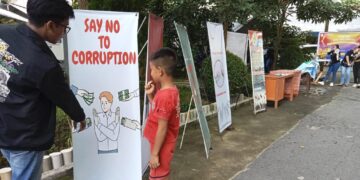 Wajah pameran tolak korupsi Jurusan AB Polimdo. (Foto: meikel/barta)