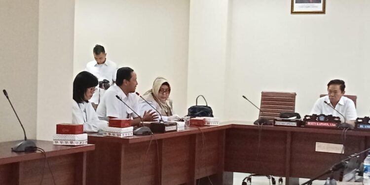 RDP BP2W bersama Komisi III DPRD Provinsi Sulut. (Foto: meikel/barta)