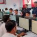 Tes dengan sistem CAT yang diselenggarakan KPU Mitra untuk menjaring calon adhoc yang akan bertugas di Pilkada 2024. (foto: KPU Mitra)