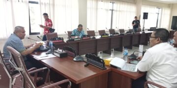 RDP DPRD Sulut bersama BWSS 1. (Foto: meikel/barta)