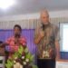 Chairman LKP EPEC, Ezra Papingkat, SS., M.Pd saat menjadi penerjemah dari salah satu wisatawan manca negara.