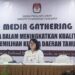 Kepala Badan Kesbangpol Kabupaten Mitra Agustina Tangian berbicara sebagai narasumber dalam iven media gathering. (foto: barta1)