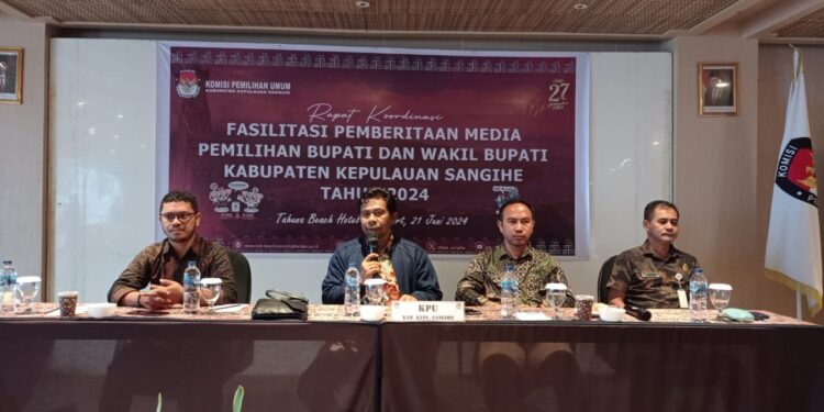 Foto: Pimpinan KPU Sangihe Saat Rapat Koordinasi dengan Media untuk Pilkada Sangihe 2024. (Do. Rendy/Barta1)