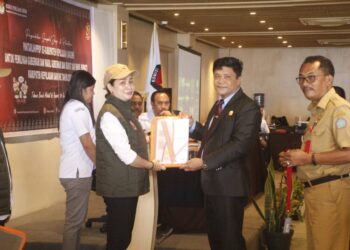 Foto: Pelantikan 398 Pantarlih oleh KPU Kepulauan Sangihe. (Dok. Istimewa)