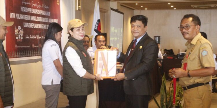 Foto: Pelantikan 398 Pantarlih oleh KPU Kepulauan Sangihe. (Dok. Istimewa)