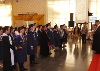Proses wisuda Unika De La Salle Manado. (Foto: istimewa)