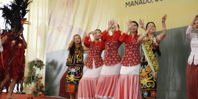 Tarian Nusantara dari Mahasiswa Unika De La Salle Manado. (Foto: istimewa)