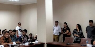 Pihak Alfamart saat berada di RDP bersama Komisi II DPRD Provinsi Sulut. (Foto: meikel/barta)
