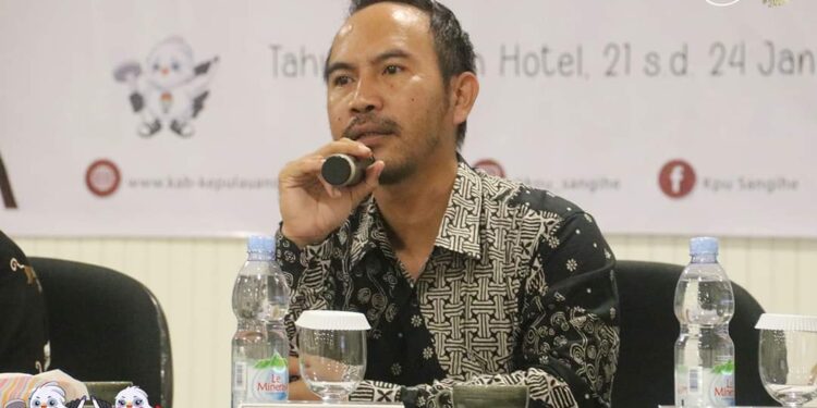 Foto: Ketua Divisi Perencanaan, Data dan informasi, Ihsan F. Panawar (Dok. KPU Kabupaten Kepulauan Sangihe)