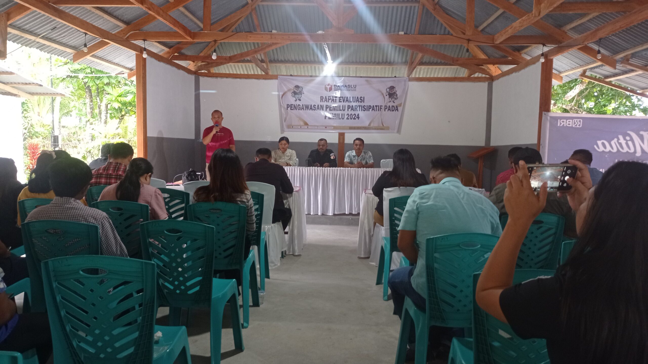 Berlangsungnya rapat evaluasi terhadap pengawasan tahapan Pemilu tahun 2024.