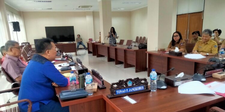 RDP Komisi III dan PUPRD Provinsi Sulut. (foto; meikel/barta)