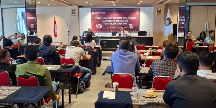 Foto: Kegiatan penguatan SDM KPU Kabupaten Kepulauan Sangihe. (Dok. Istimewa)