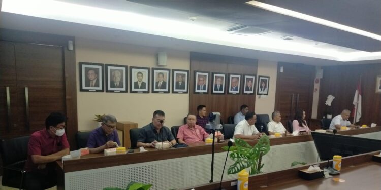 DPRD Provinsi Sulut saat kunjungi Kementerian PUPR. (foto: istimewa)