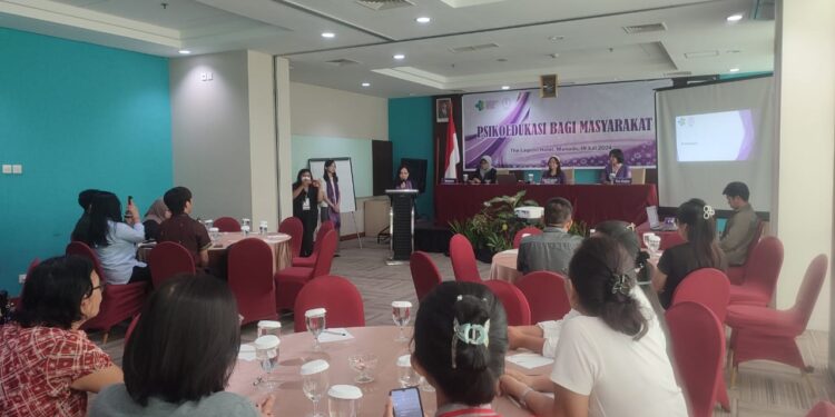 Ikatan Psikologi Klinik Indonesia (IPK) Wilayah Sulut saat mengelar diskusi dan pelatihan. (foto: istimewa)