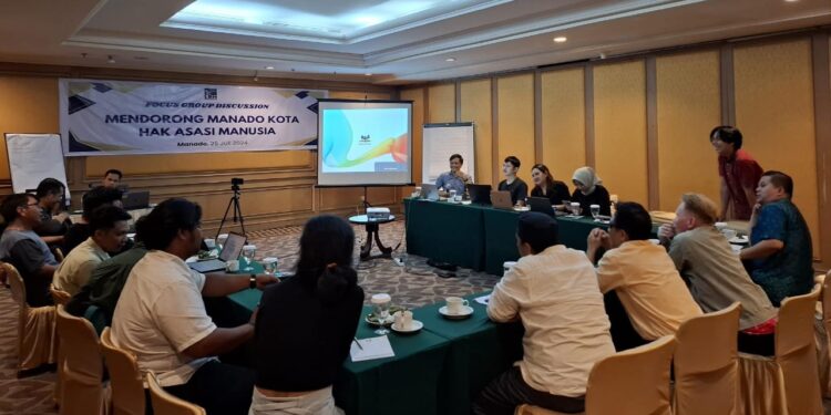 Koalisi masyarakat sipil membahas soal Kota Manado Ramah HAM. (foto: istimewa)